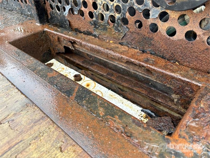 RAM 077BS-3CLX 3350 kg Knuckle Boom on Ram 5500 SLT 4x Camiones grúa