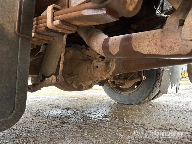 RAM 077BS-3CLX 3350 kg Knuckle Boom on Ram 5500 SLT 4x Camiones grúa