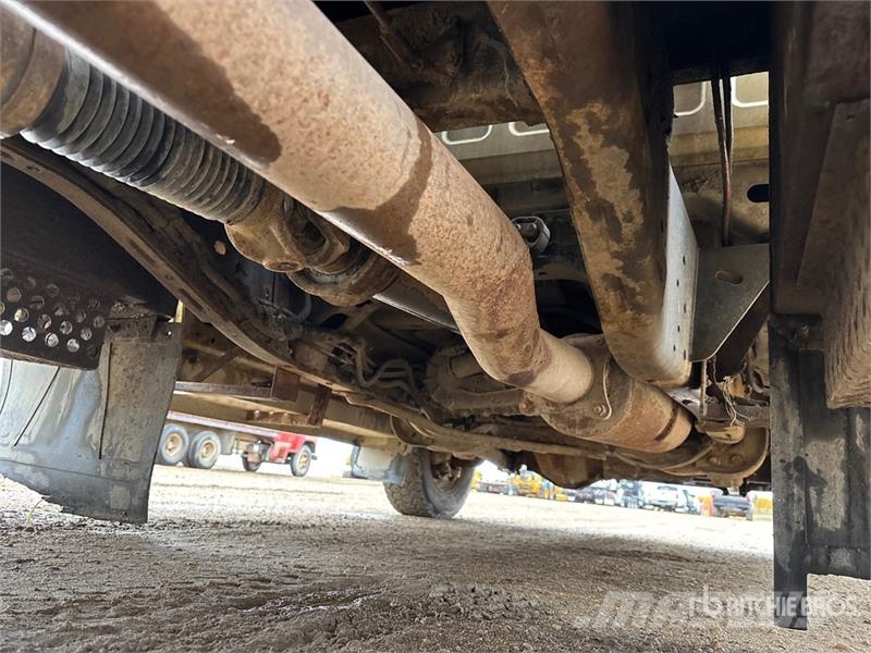 RAM 077BS-3CLX 3350 kg Knuckle Boom on Ram 5500 SLT 4x Camiones grúa