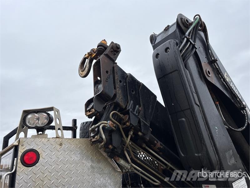 RAM 077BS-3CLX 3350 kg Knuckle Boom on Ram 5500 SLT 4x Camiones grúa
