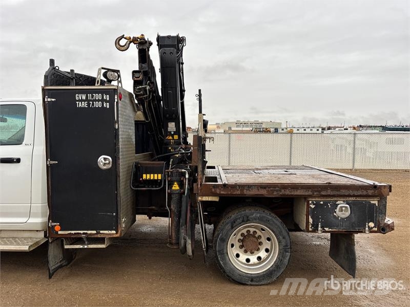 RAM 077BS-3CLX 3350 kg Knuckle Boom on Ram 5500 SLT 4x Camiones grúa