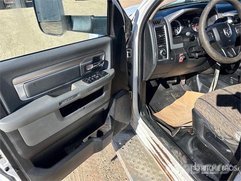RAM 077ES4CLX 2800 kg Knuckle Boom on Ram 5500 SLT 4x4 Camiones grúa