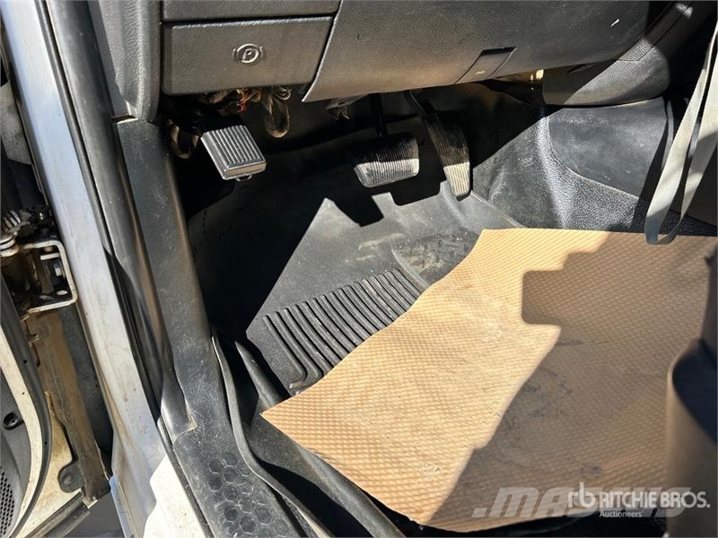 RAM 077ES4CLX 2800 kg Knuckle Boom on Ram 5500 SLT 4x4 Camiones grúa
