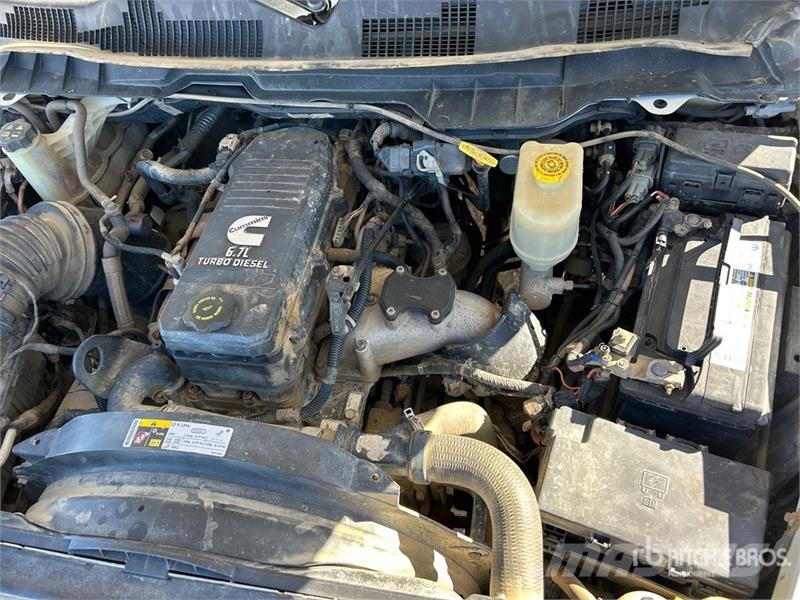 RAM 077ES4CLX 2800 kg Knuckle Boom on Ram 5500 SLT 4x4 Camiones grúa