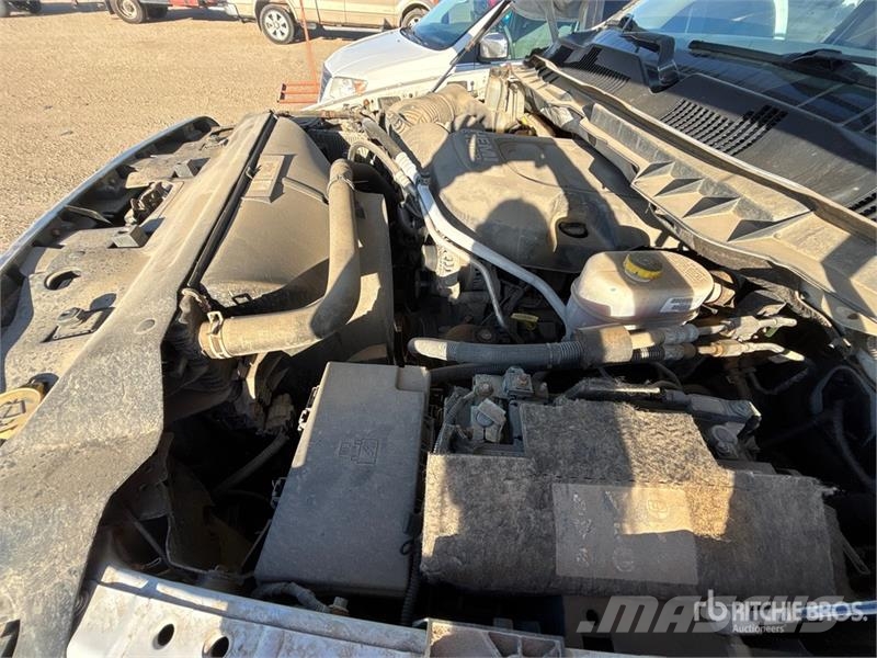 RAM 2500 4x4 Crew Cab Pickup Прочие фургоны