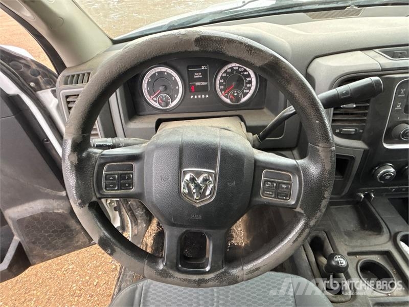 RAM 2500 4x4 Crew Cab Pickup Muu