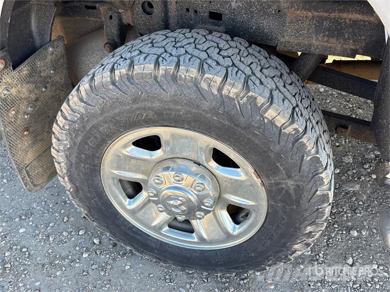 RAM 2500 4x4 Crew Cab Pickup Otras furgonetas
