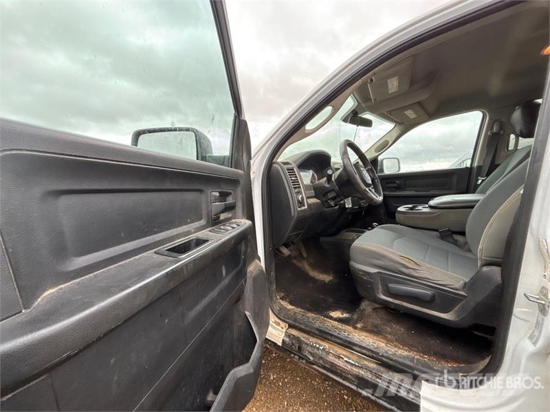 RAM 2500 4x4 Crew Cab Pickup Muu