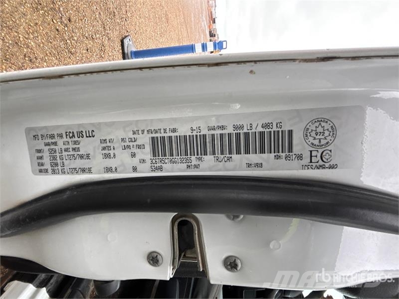 RAM 2500 4x4 Crew Cab Pickup Muu