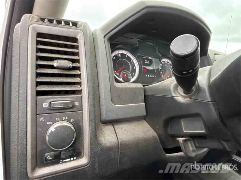 RAM 2500 4x4 Crew Cab Pickup Muu