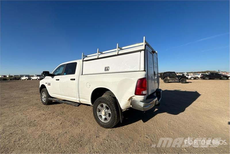 RAM 2500 4x4 Crew Cab Pickup Прочие фургоны