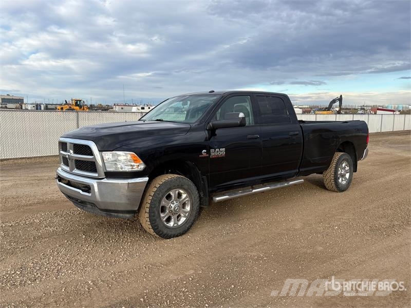 RAM 2500 4x4 Crew Cab Pickup أخرى