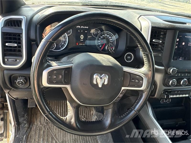 RAM 2500 4x4 Crew Cab Pickup Andre
