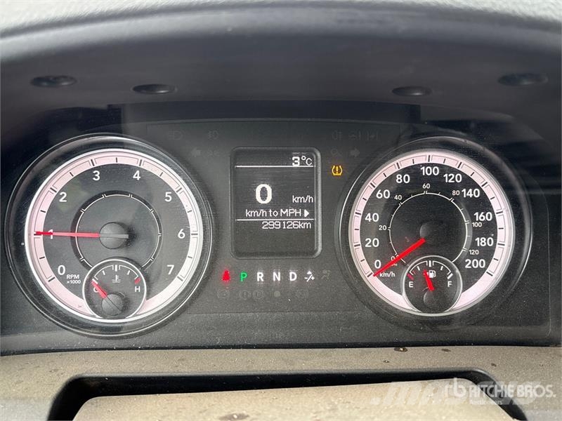 RAM 2500 4x4 Crew Cab Pickup Muu