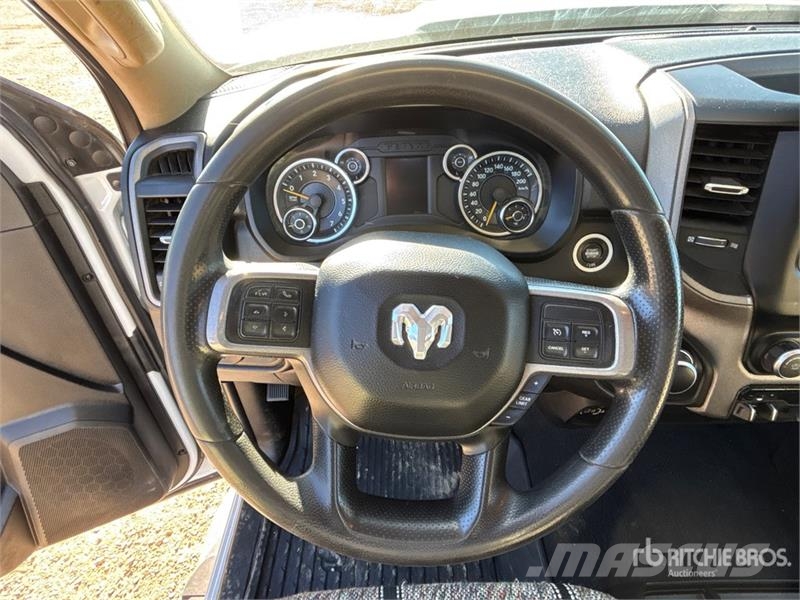 RAM 2500 4x4 Crew Cab Pickup Otras furgonetas