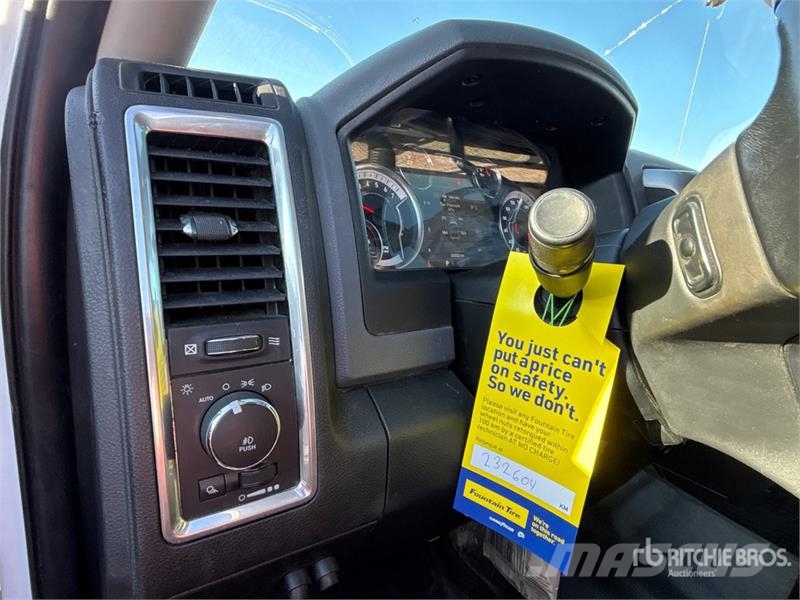 RAM 2500 4x4 Crew Cab Pickup Прочие фургоны
