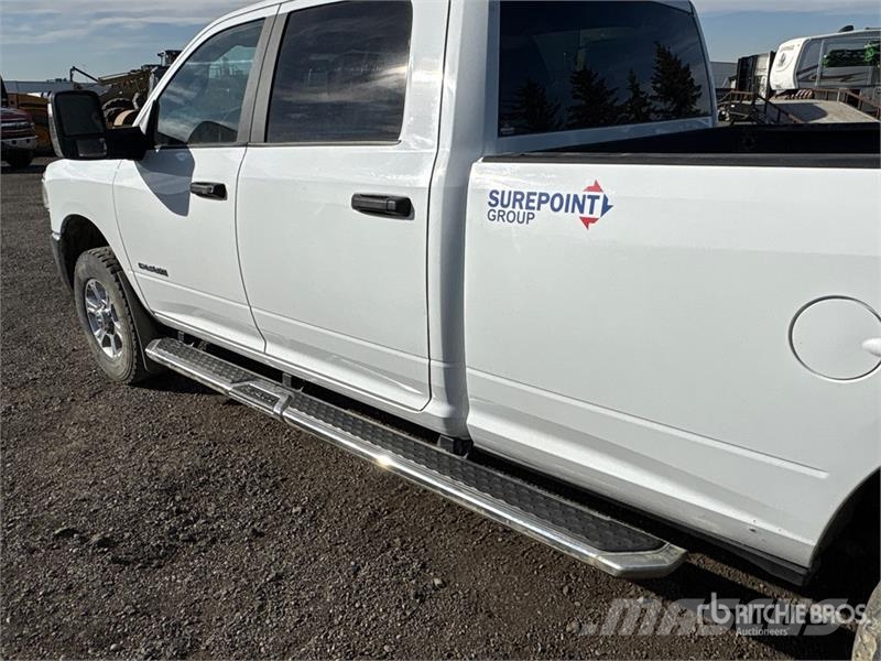 RAM 2500 4x4 Crew Cab Pickup Andre