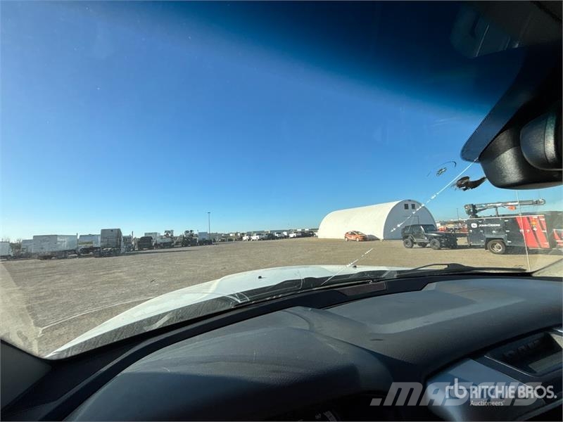 RAM 2500 4x4 Crew Cab Pickup Прочие фургоны