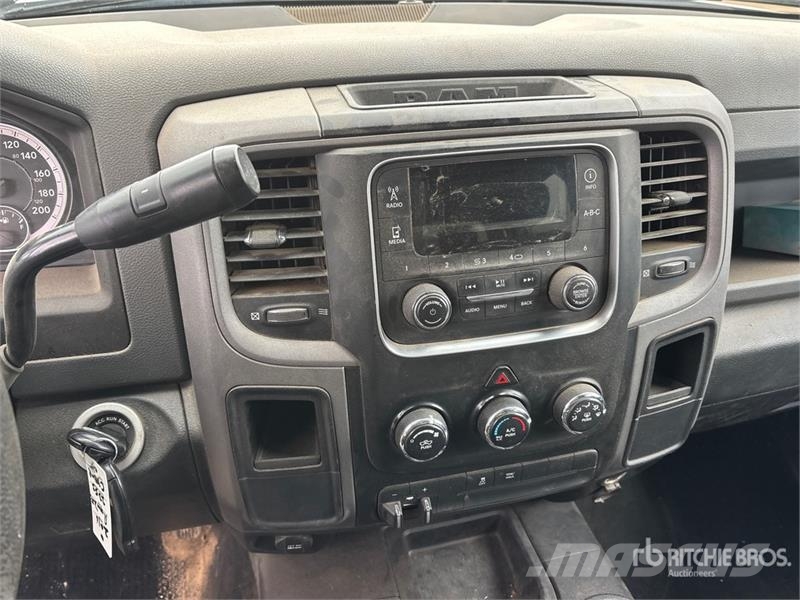 RAM 2500 4x4 Crew Cab Pickup Muu