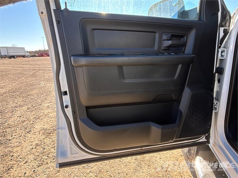 RAM 2500 4x4 Crew Cab Pickup Otras furgonetas