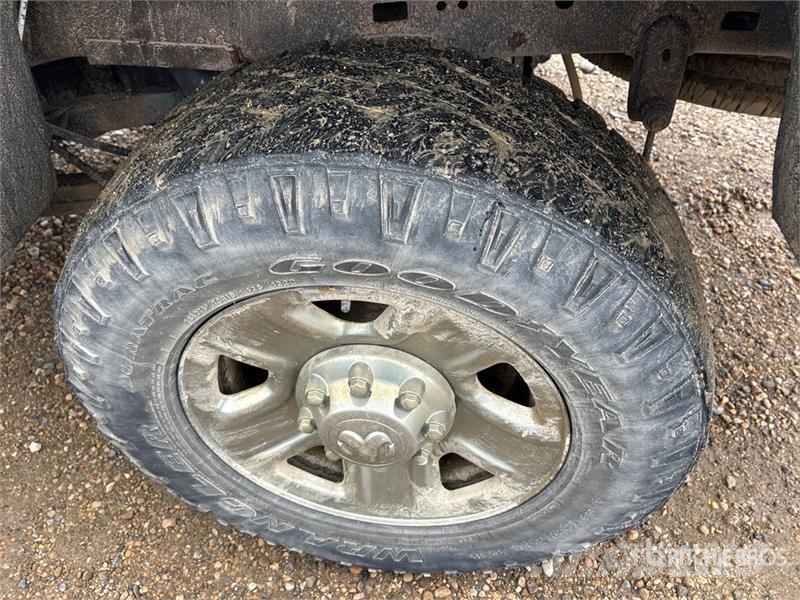 RAM 2500 4x4 Crew Cab Pickup Muu