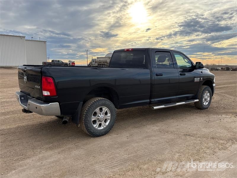RAM 2500 4x4 Crew Cab Pickup أخرى