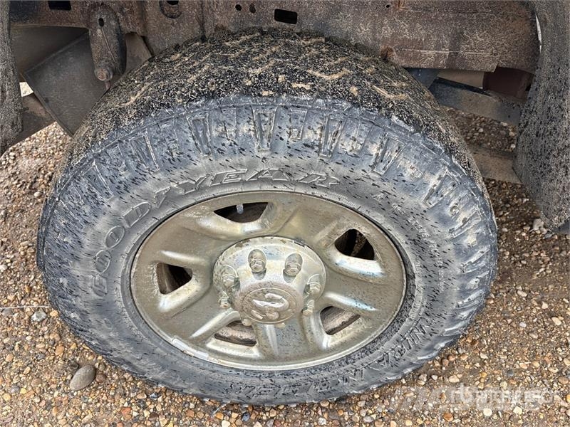 RAM 2500 4x4 Crew Cab Pickup Muu