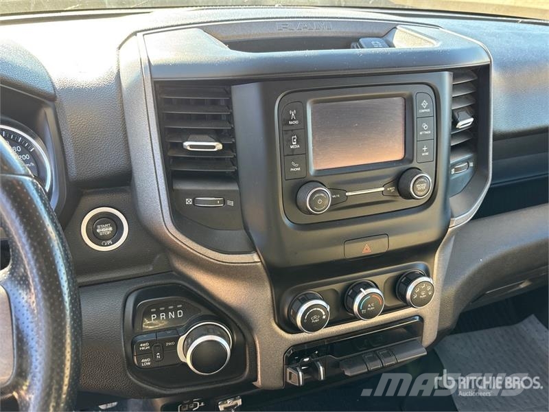 RAM 2500 4x4 Crew Cab Pickup Otras furgonetas