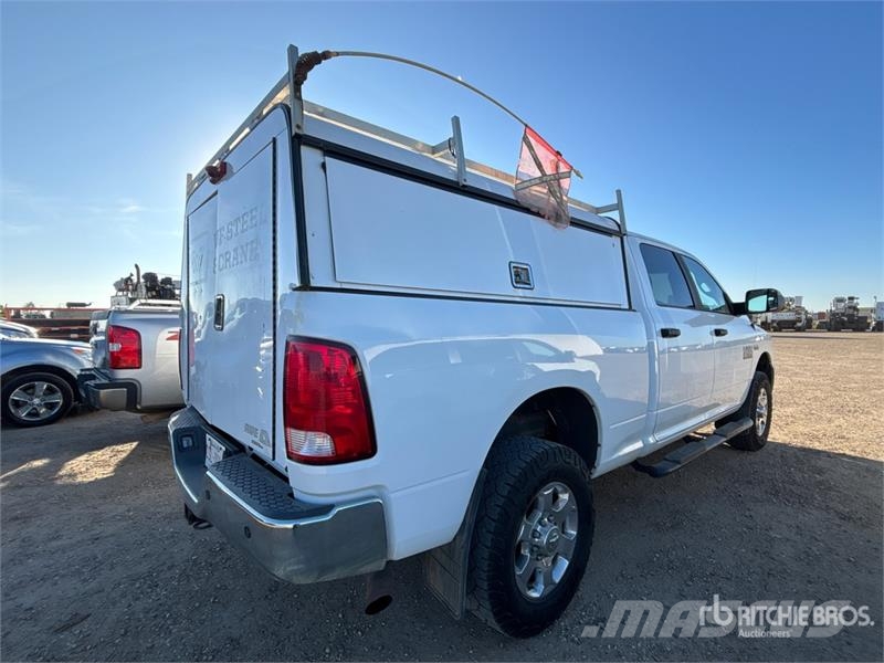 RAM 2500 4x4 Crew Cab Pickup Прочие фургоны