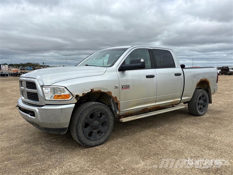 RAM 2500 4x4 Crew Cab Pickup Egyéb