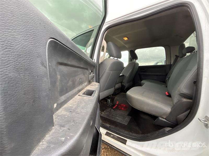 RAM 2500 4x4 Crew Cab Pickup Muu