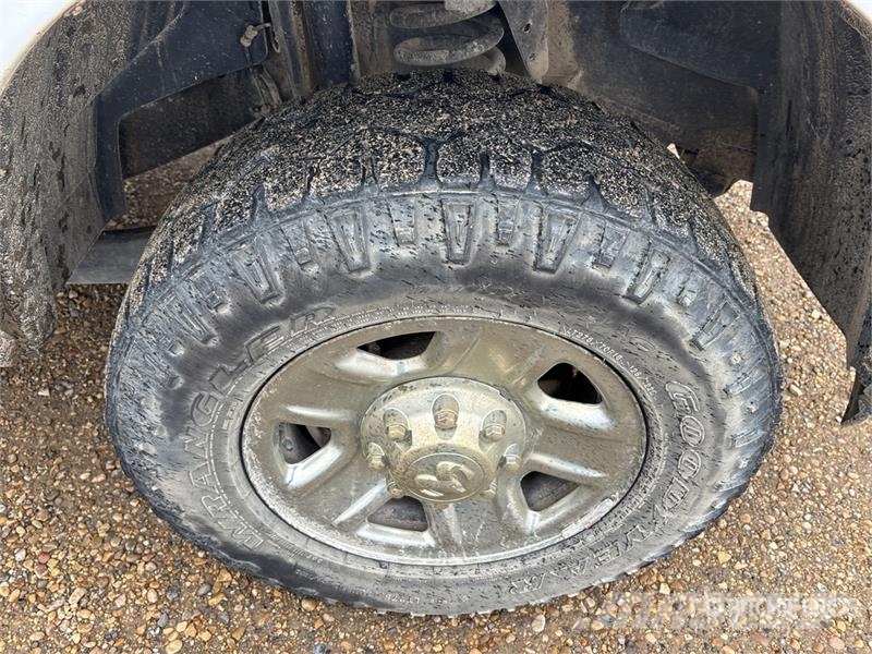 RAM 2500 4x4 Crew Cab Pickup Muu
