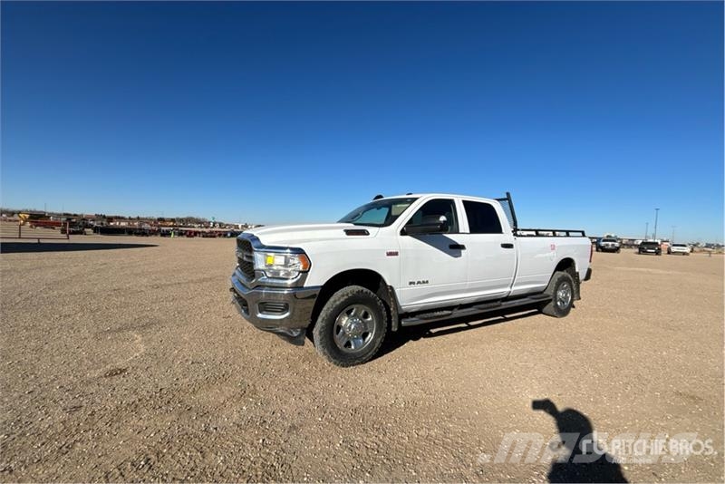 RAM 2500 4x4 Crew Cab Pickup Otras furgonetas