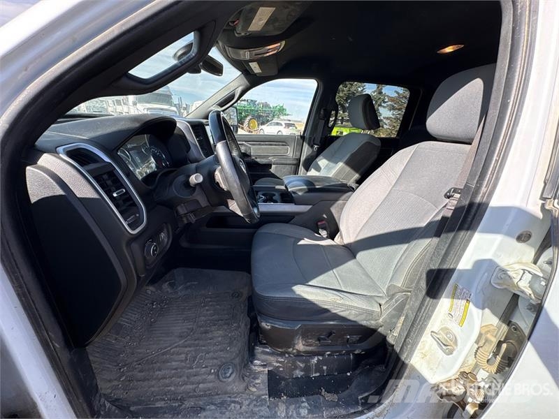 RAM 2500 4x4 Crew Cab Pickup Andre