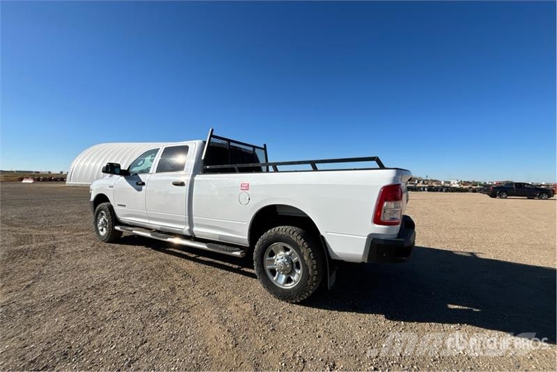RAM 2500 4x4 Crew Cab Pickup Otras furgonetas