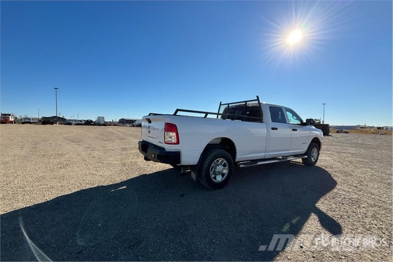 RAM 2500 4x4 Crew Cab Pickup Otras furgonetas