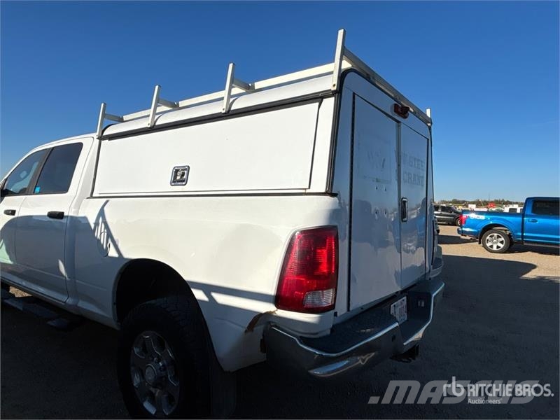 RAM 2500 4x4 Crew Cab Pickup Прочие фургоны