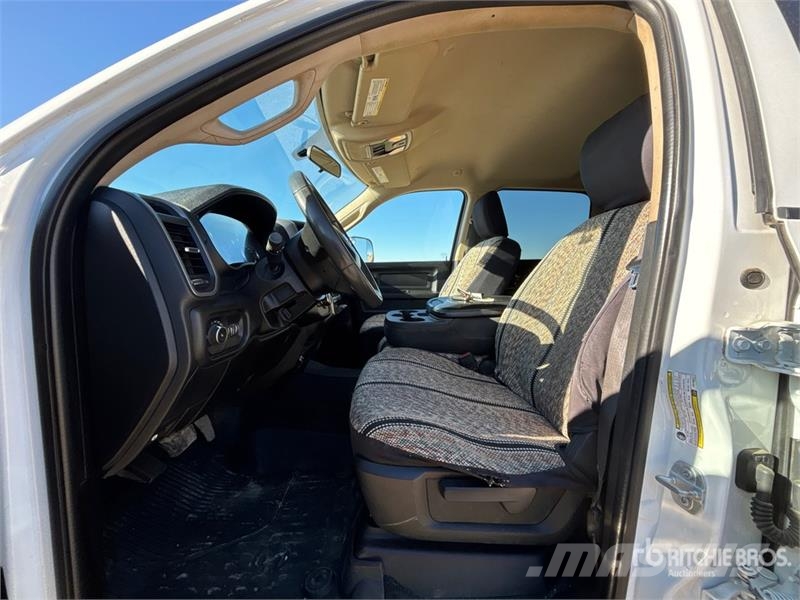 RAM 2500 4x4 Crew Cab Pickup Otras furgonetas