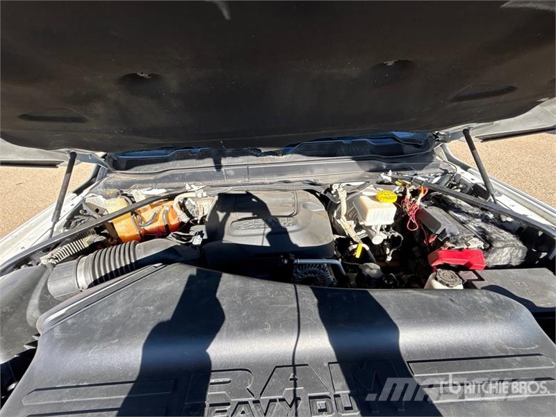 RAM 2500 4x4 Crew Cab Pickup Otras furgonetas