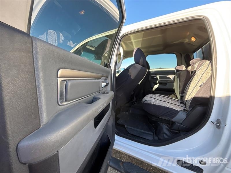 RAM 2500 4x4 Crew Cab Pickup Прочие фургоны