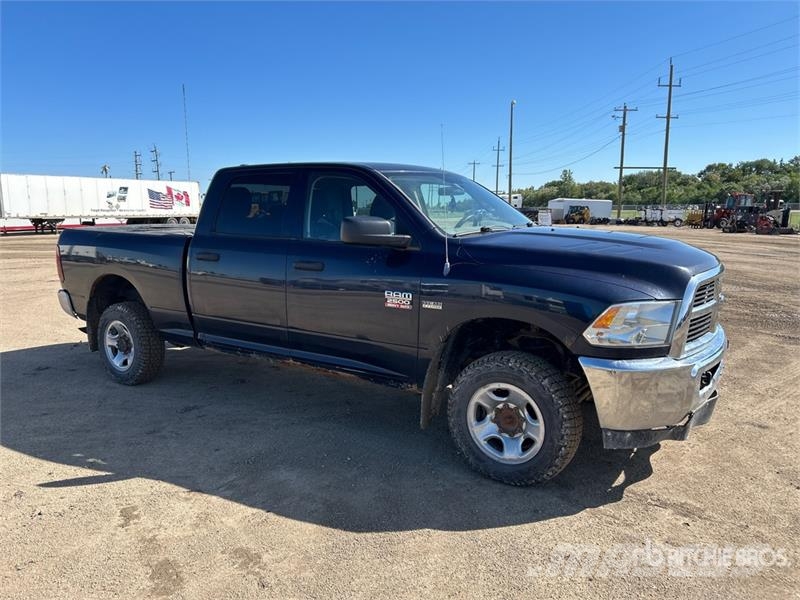 RAM 2500 4x4 Crew Cab Pickup Egyéb