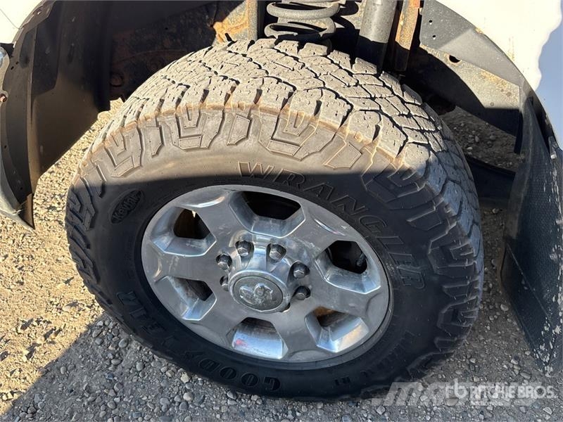 RAM 2500 4x4 Crew Cab Pickup Прочие фургоны