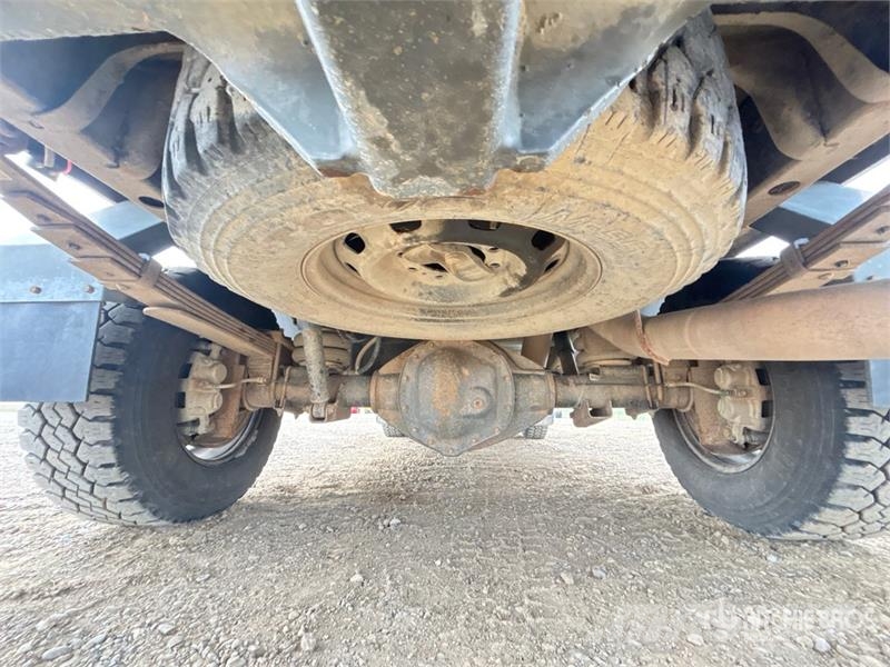 RAM 2500 4x4 Flatbed Truck Kamioni sa otvorenim sandukom