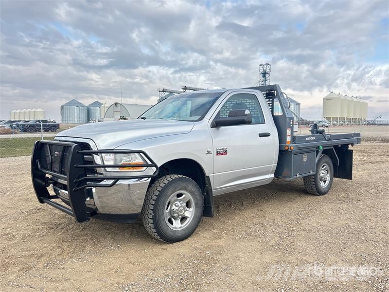 RAM 2500 4x4 Flatbed Truck Kamioni sa otvorenim sandukom
