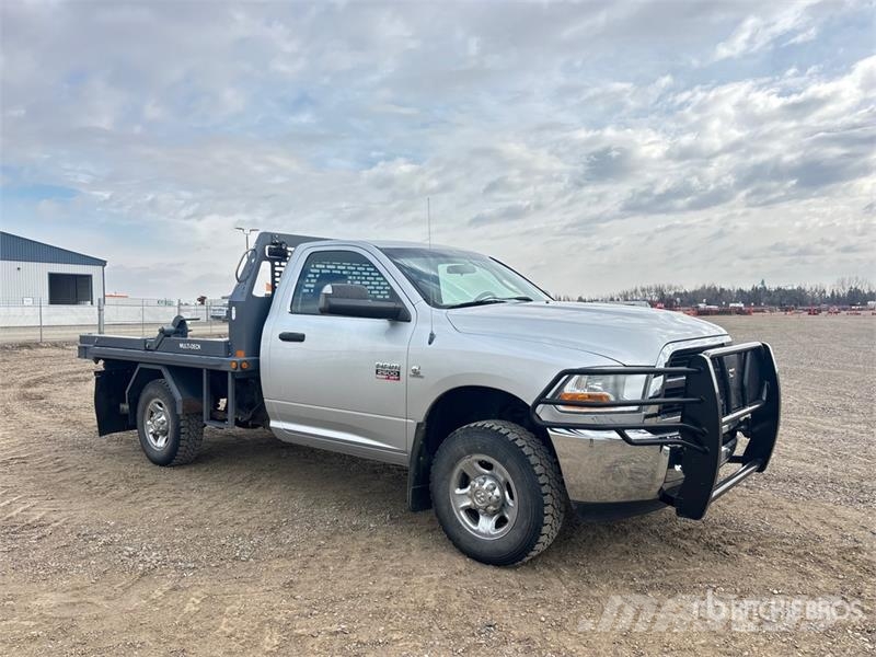 RAM 2500 4x4 Flatbed Truck Kamioni sa otvorenim sandukom