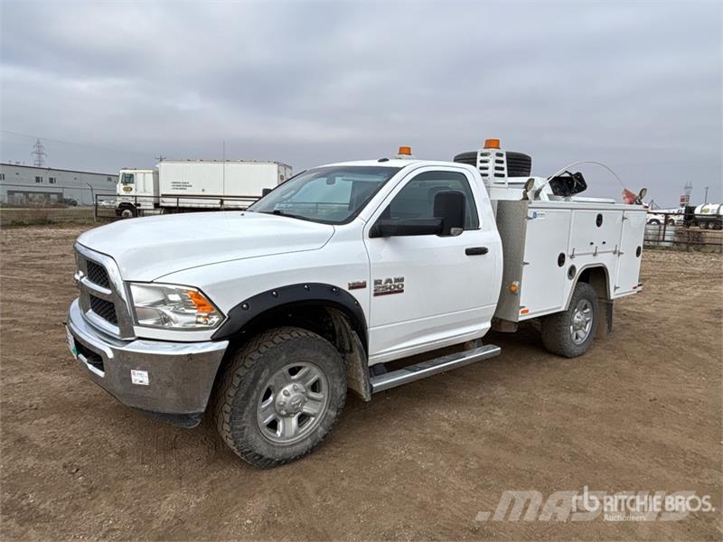 RAM 2500 4x4 Service Truck Pojazdy komunalne