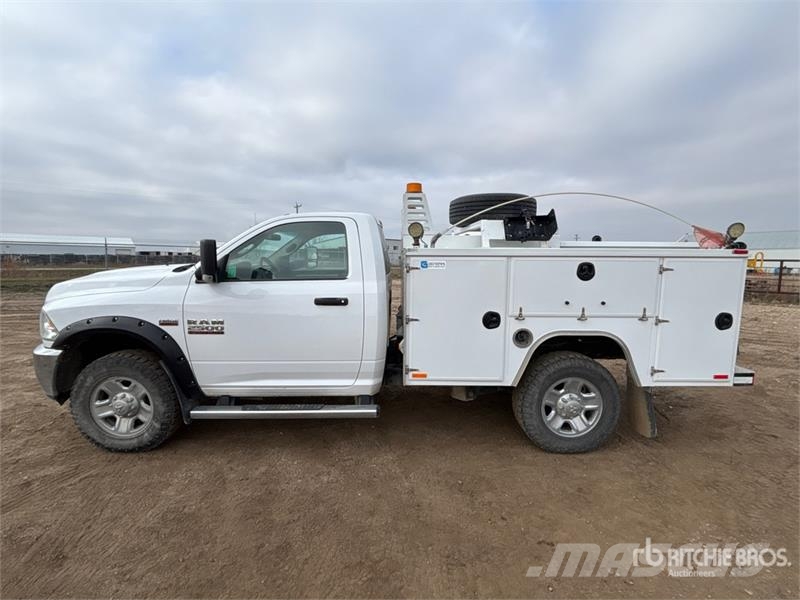 RAM 2500 4x4 Service Truck Pojazdy komunalne