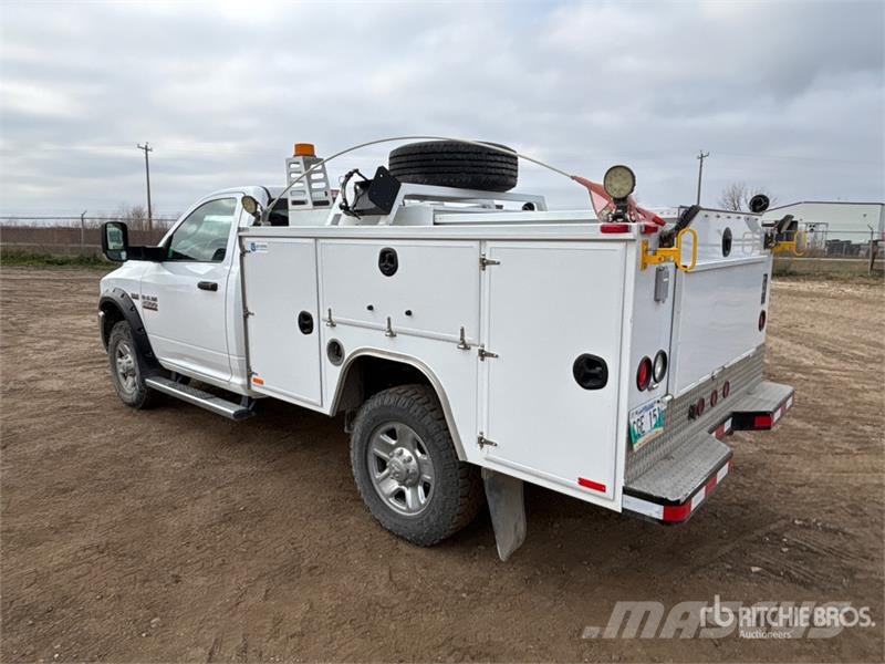 RAM 2500 4x4 Service Truck Pojazdy komunalne