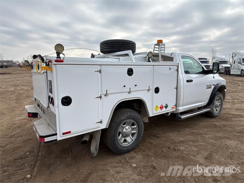 RAM 2500 4x4 Service Truck Pojazdy komunalne