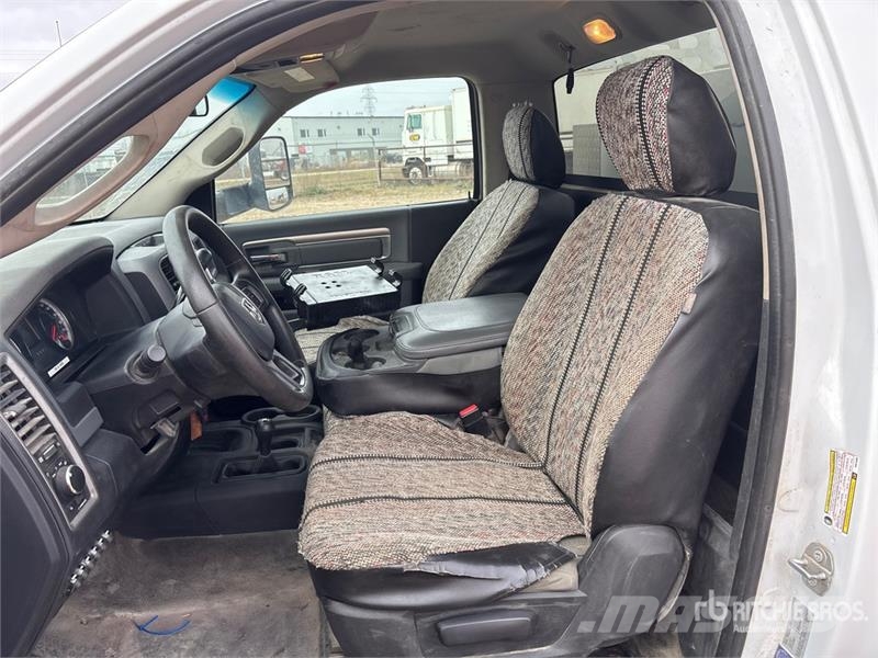 RAM 2500 4x4 Service Truck Pojazdy komunalne